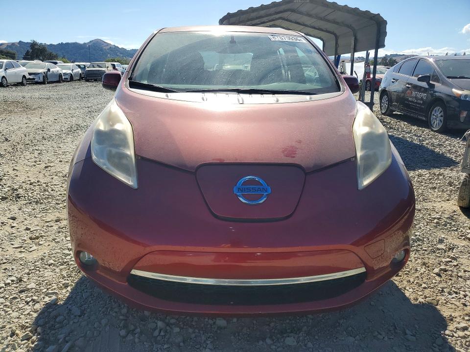Photo 5 from auction – 2011 NISSAN LEAF with VIN JN1AZ0CP6BT004402