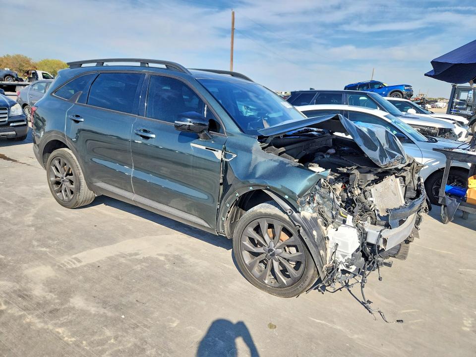 Photo 4 from auction – 2023 KIA SORENTO with VIN 5XYRHDLF2PG199757