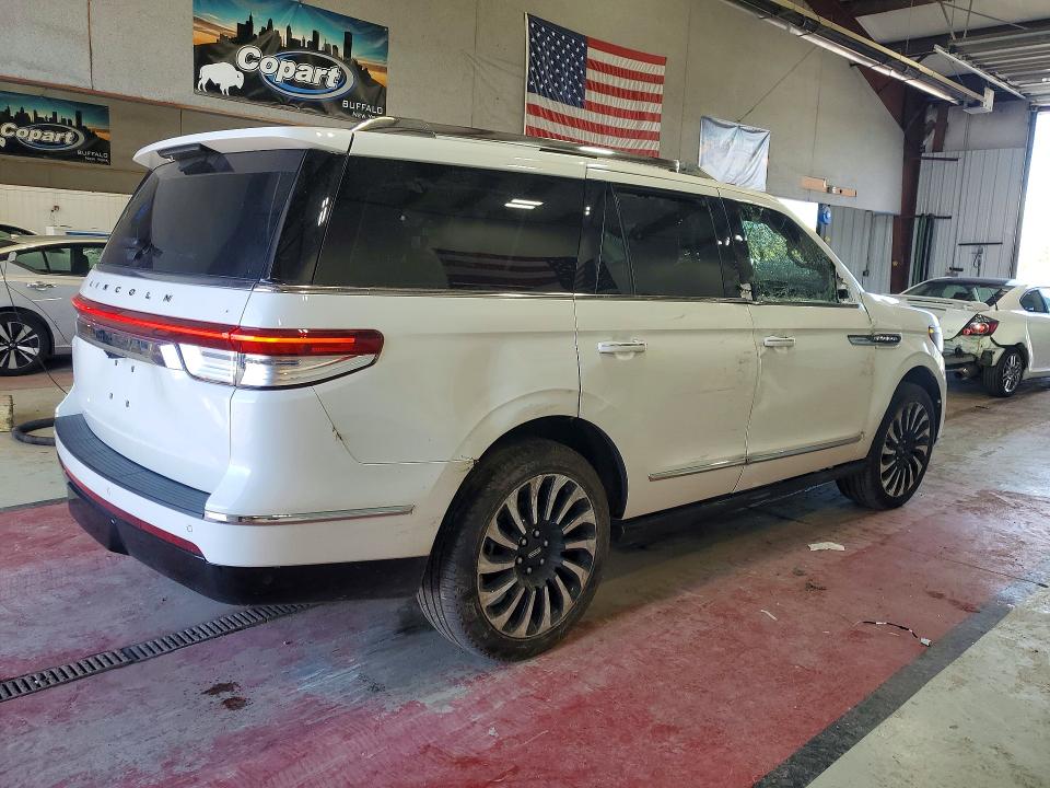 Photo 3 from auction – 2024 LINCOLN NAVIGATOR with VIN 5LMJJ2TG5REL04116