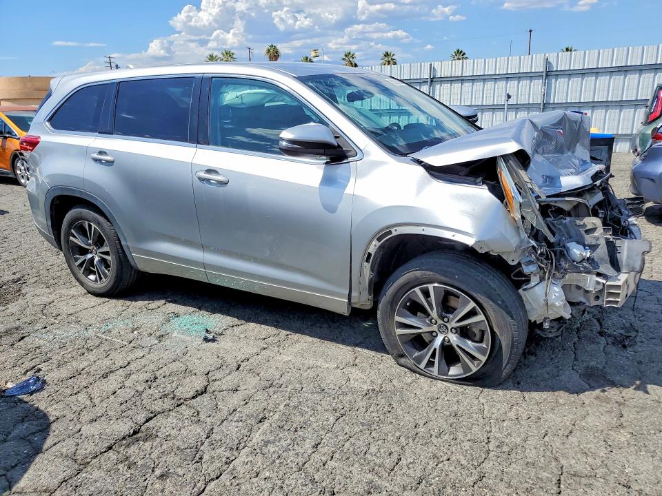 Zdjęcie 4 z aukcji – 2017 TOYOTA HIGHLANDER z VIN 5TDZZRFH7HS190256