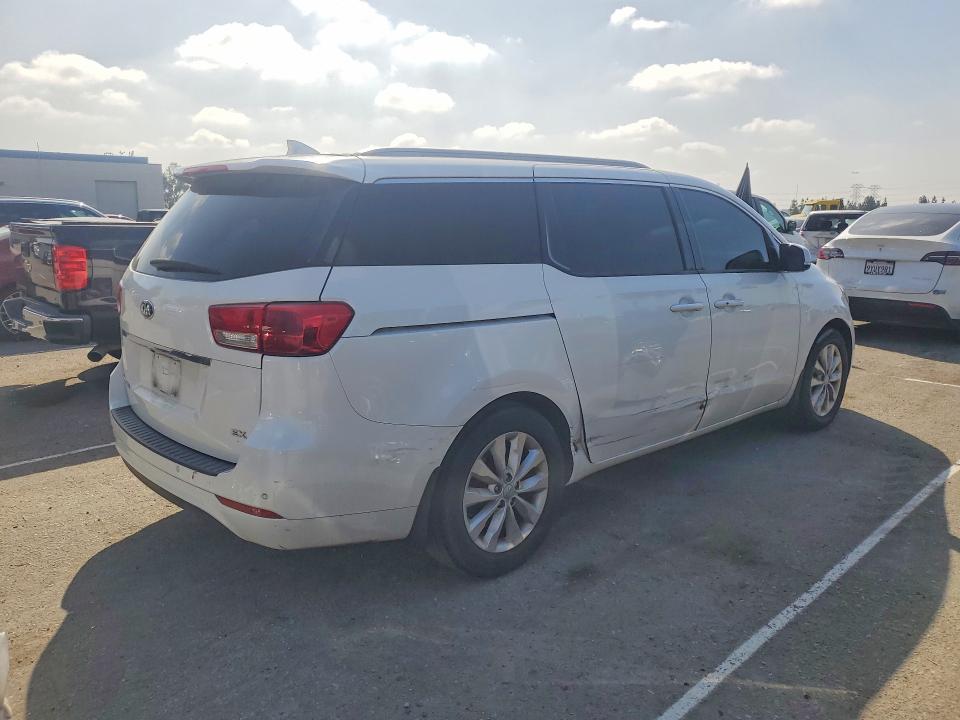 Photo 3 from auction – 2015 KIA SEDONA with VIN KNDMC5C19F6034180