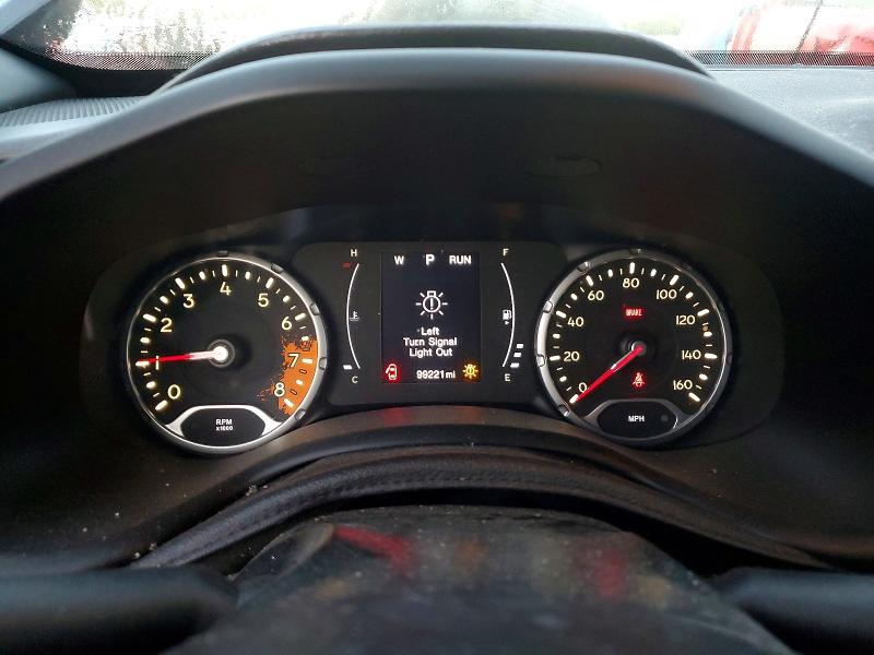 Photo 9 from auction – 2018 JEEP RENEGADE with VIN ZACCJBABXJPH46361