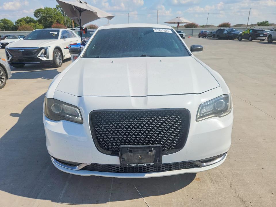 Photo 5 from auction – 2019 CHRYSLER 300 with VIN 2C3CCAGG3KH610815