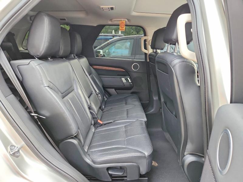 Photo 11 from auction – 2017 LAND ROVER DISCOVERY with VIN SALRRBBV5HA040588