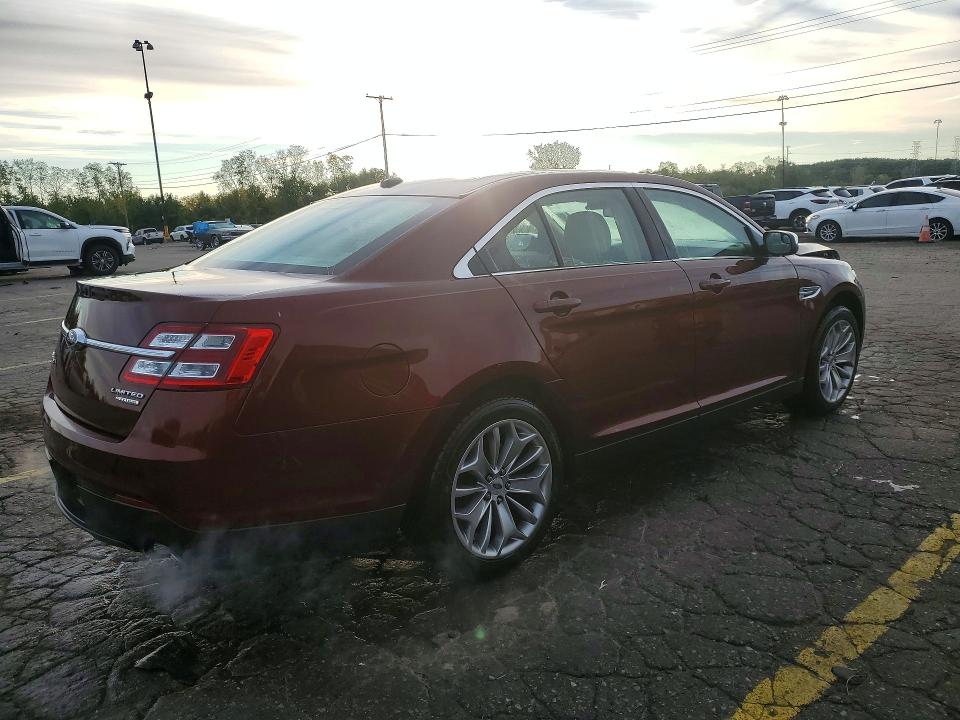 Photo 3 from auction – 2015 FORD TAURUS with VIN 1FAHP2F86FG149977