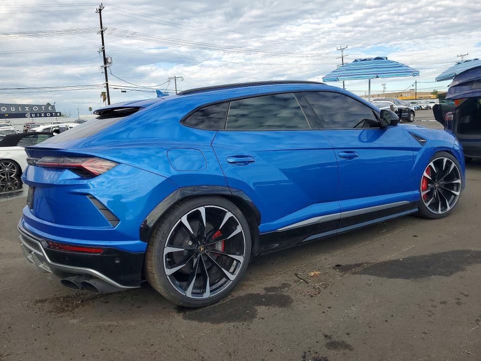 Photo 3 from auction – 2020 LAMBORGHINI URUS with VIN ZPBUA1ZL1LLA06998