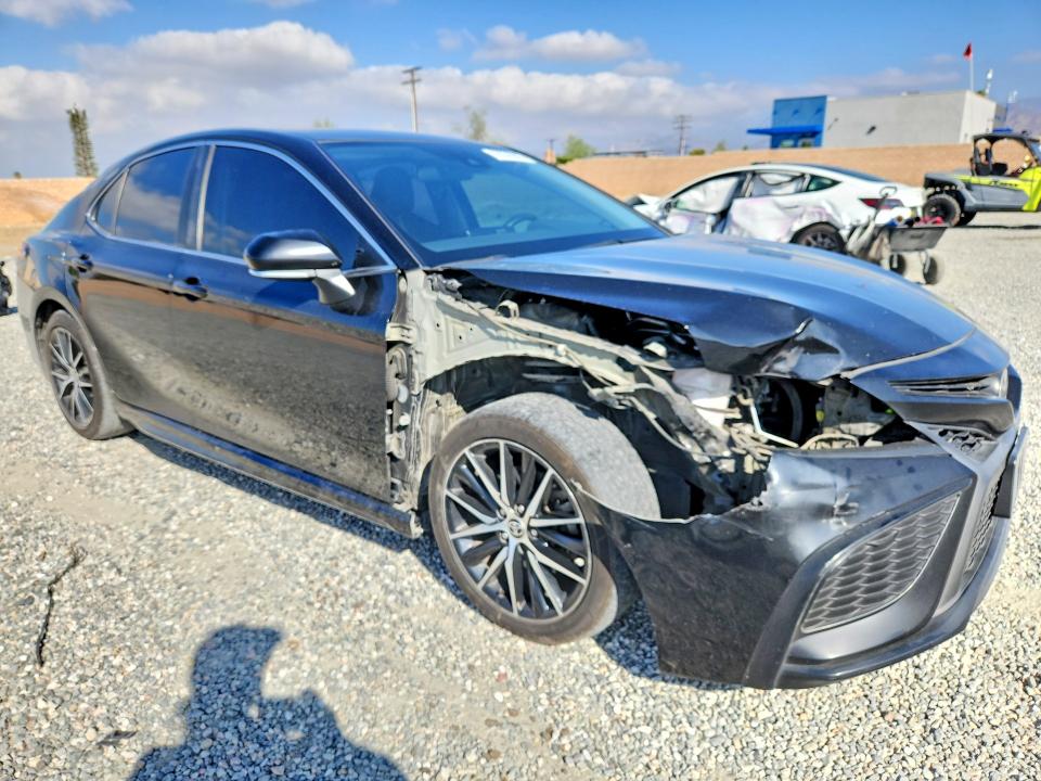 Снимка 4 от търг – 2023 TOYOTA CAMRY с VIN 4T1G11AK5PU096093