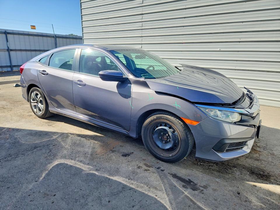 Снимка 4 от търг – 2016 HONDA CIVIC с VIN 2HGFC2F52GH528386