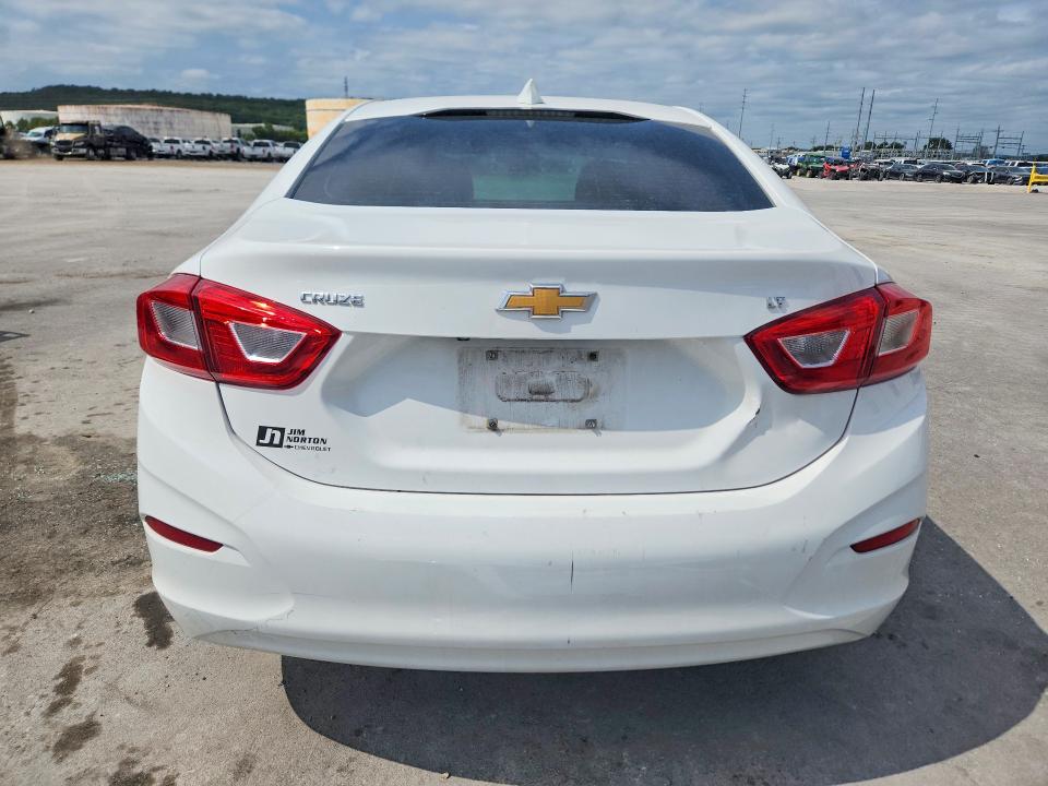 Photo 6 from auction – 2018 CHEVROLET CRUZE with VIN 1G1BE5SM2J7104384