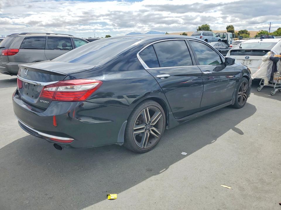 Photo 3 from auction – 2017 HONDA ACCORD with VIN 1HGCR2F58HA058754