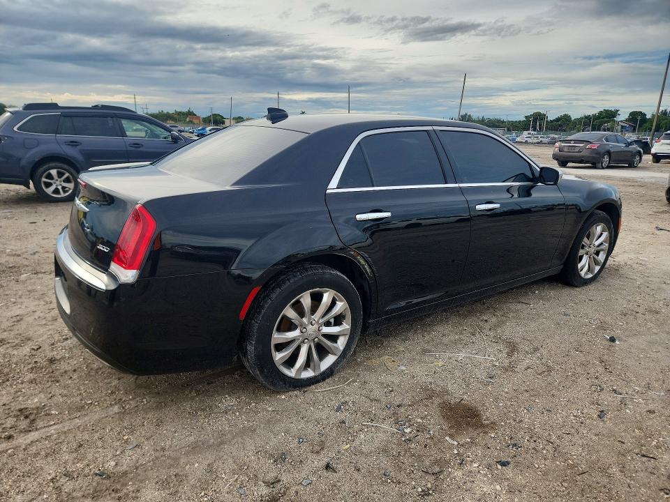 Zdjęcie 3 z aukcji – 2019 CHRYSLER 300 z VIN 2C3CCAKG9KH690032