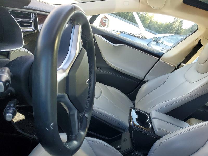 Photo 9 from auction – 2014 TESLA MODEL S with VIN 5YJSA1H13EFP55936