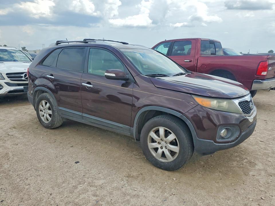 Photo 4 from auction – 2011 KIA SORENTO with VIN 5XYKT3A12BG046080