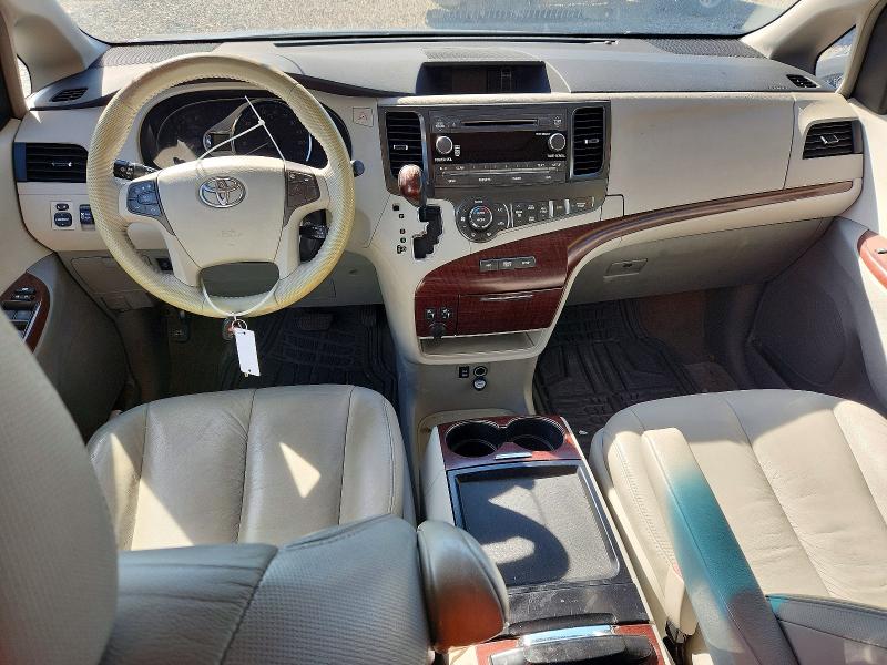 Снимка 8 от търг – 2011 TOYOTA SIENNA с VIN 5TDDK3DC3BS029235