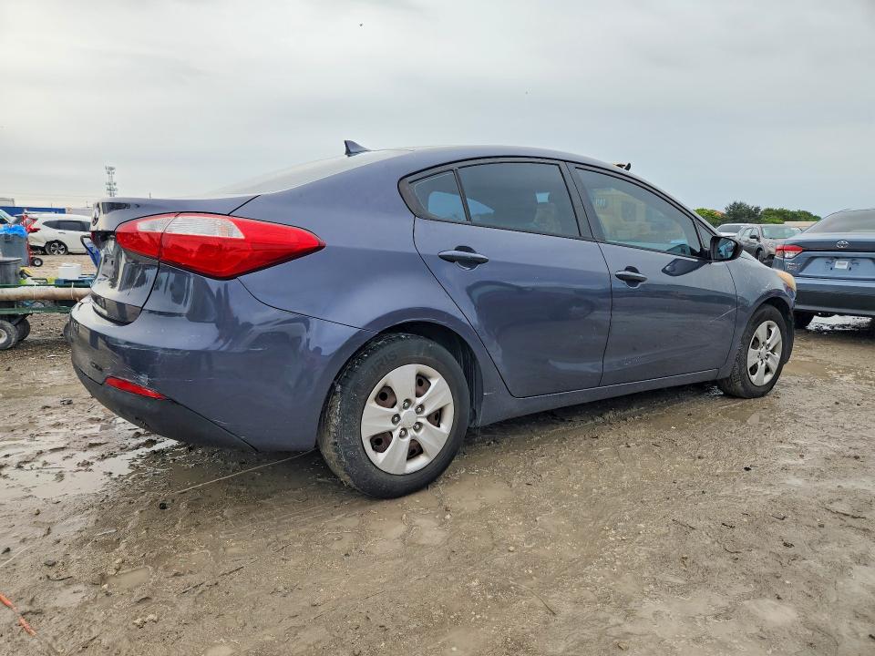 Photo 3 from auction – 2015 KIA FORTE with VIN KNAFX4A6XF5430403