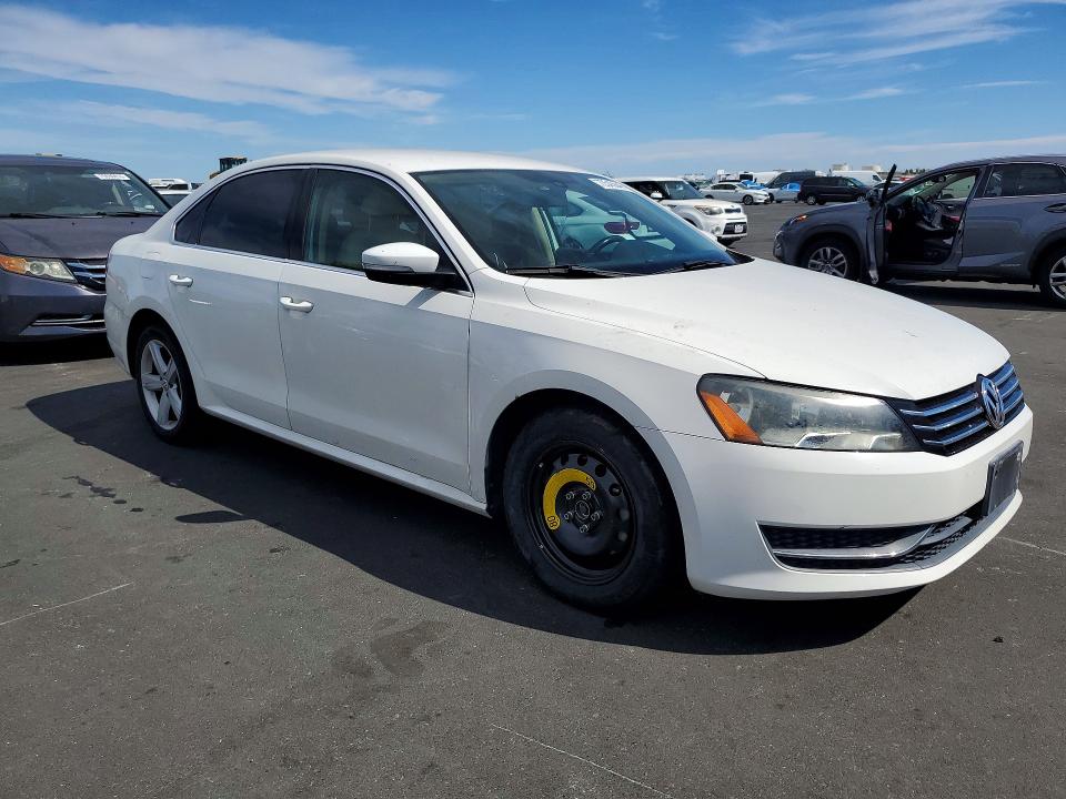Photo 4 from auction – 2015 VOLKSWAGEN PASSAT with VIN 1VWBT7A35FC063603