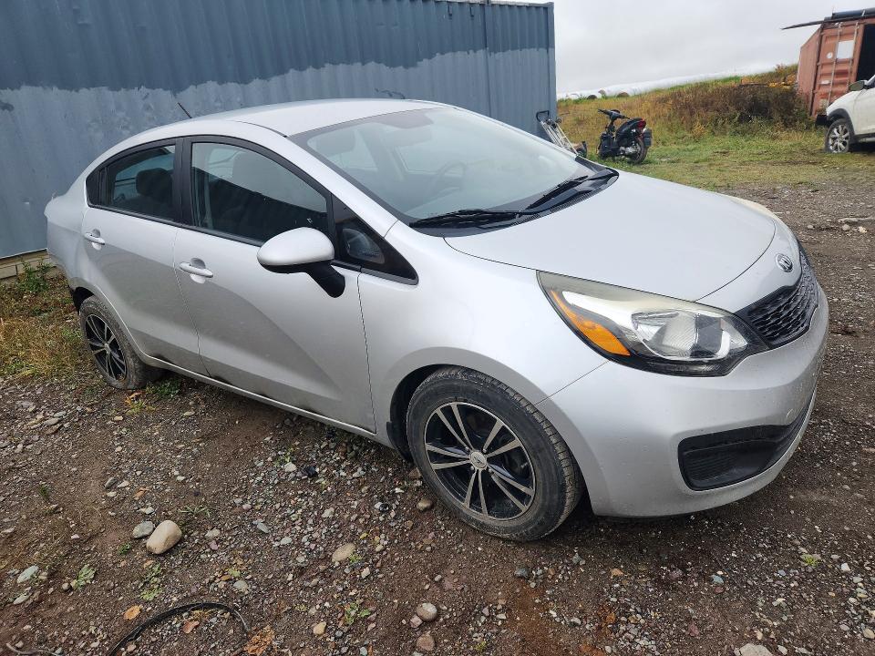 Foto 4 de la subasta – 2015 KIA RIO con VIN KNADM4A35F6424749
