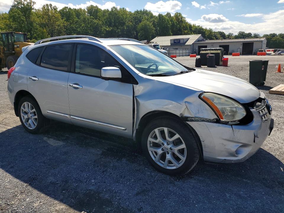 Photo 4 from auction – 2013 NISSAN ROGUE with VIN JN8AS5MV6DW652520