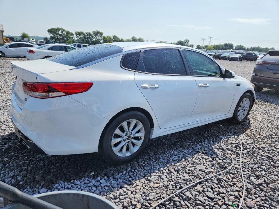 Zdjęcie 3 z aukcji – 2017 KIA OPTIMA z VIN 5XXGT4L37HG139636