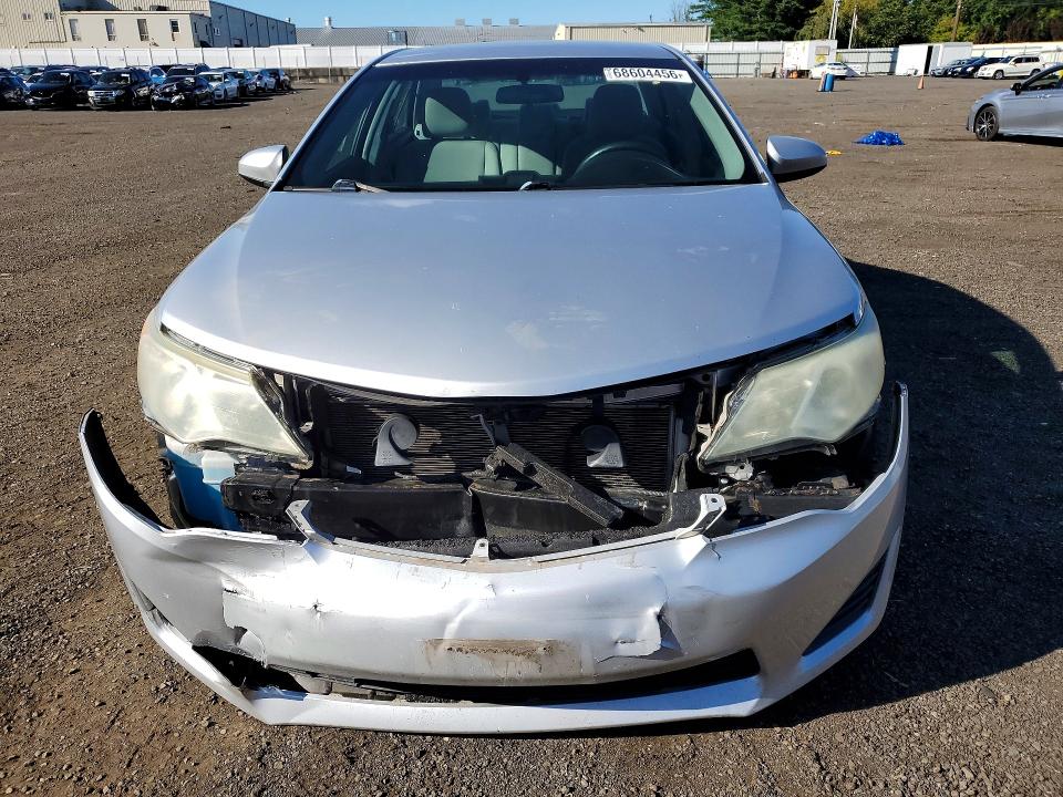 Photo 5 from auction – 2014 TOYOTA CAMRY with VIN 4T4BF1FK3ER425235