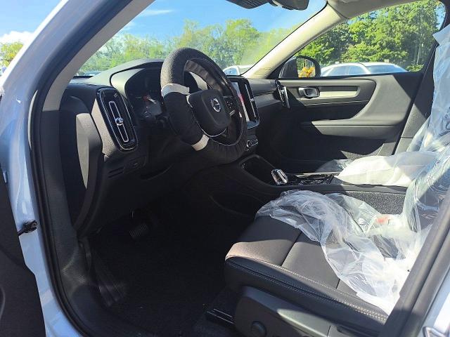 Photo 7 from auction – 2026 VOLVO XC40 with VIN YV4L12UC7T2820415