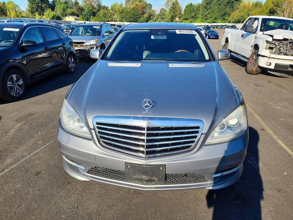 Photo 5 from auction – 2012 MERCEDES-BENZ S with VIN WDDNG7DB5CA463942