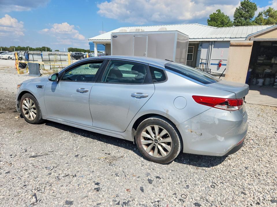 Photo 2 from auction – 2017 KIA OPTIMA with VIN 5XXGT4L30HG123732