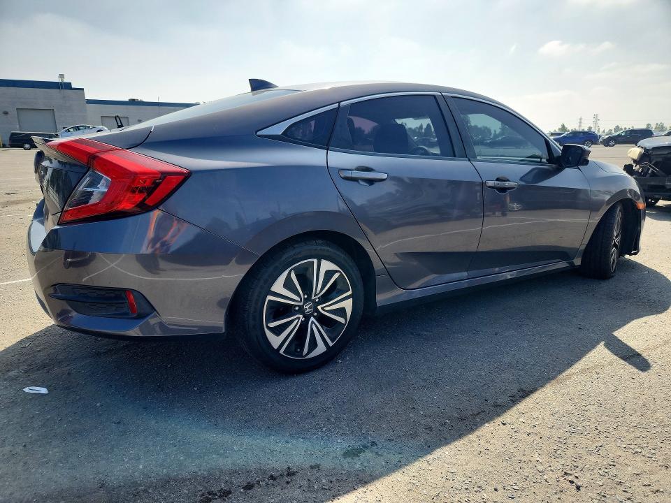 Photo 3 from auction – 2016 HONDA CIVIC with VIN 2HGFC1F36GH648040