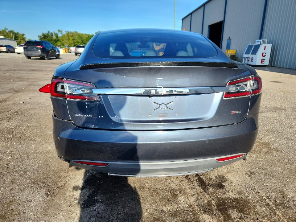 Zdjęcie 6 z aukcji – 2014 TESLA MODEL S z VIN 5YJSA1H19EFP55911