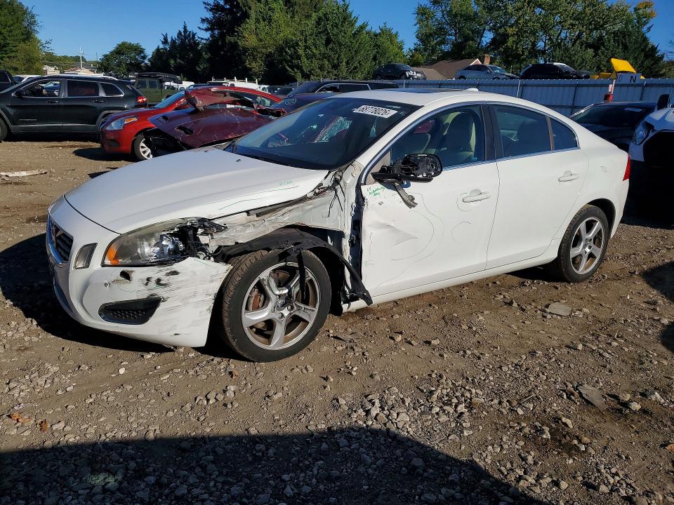 2013 VOLVO S60 - Търг №68778026