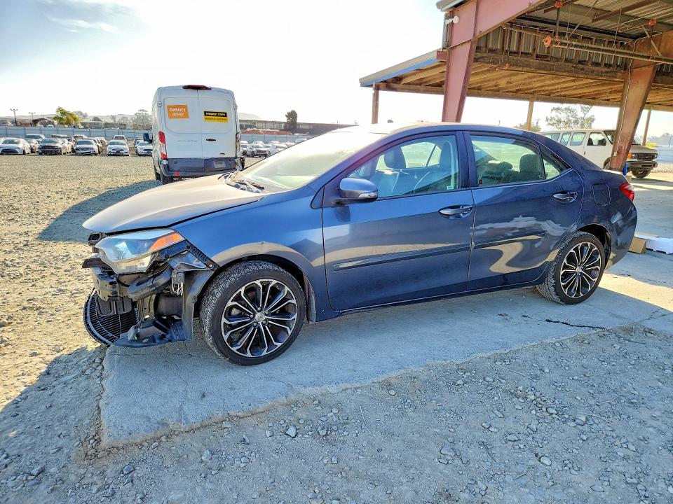 Снимка 1 от търг – 2015 TOYOTA COROLLA с VIN 5YFBURHE6FP339040