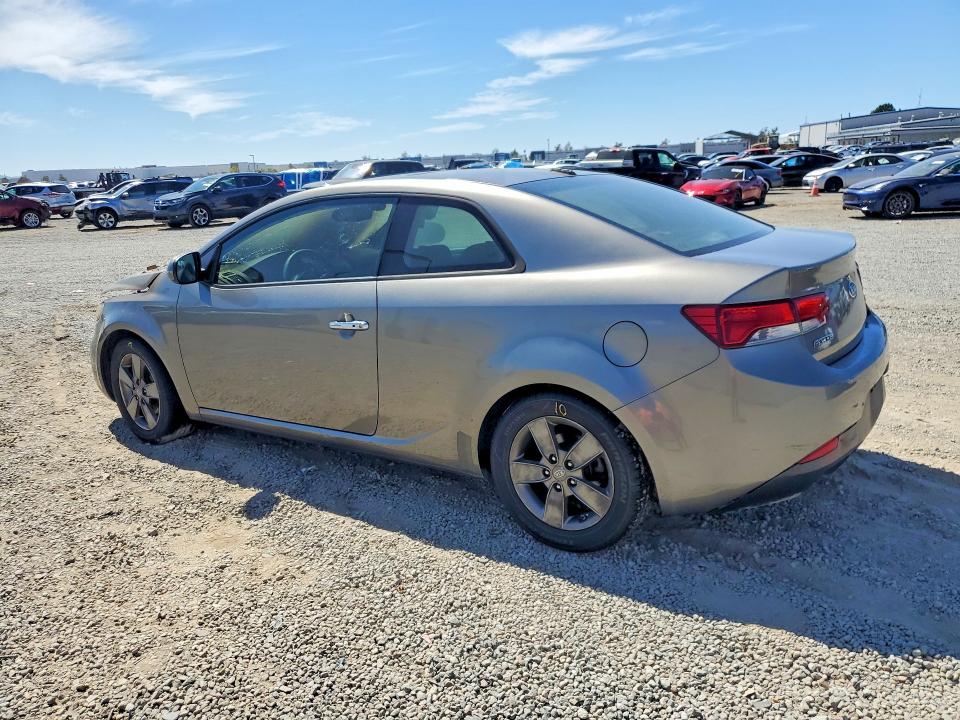 Photo 2 from auction – 2011 KIA FORTE KOUP with VIN KNAFU6A2XB5355276
