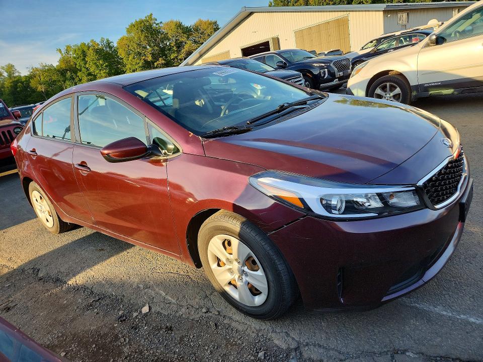 Zdjęcie 4 z aukcji – 2017 KIA FORTE z VIN 3KPFK4A74HE150865