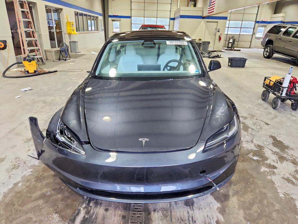 Снимка 5 от търг – 2025 TESLA MODEL 3 с VIN 5YJ3E1EA4SF904119