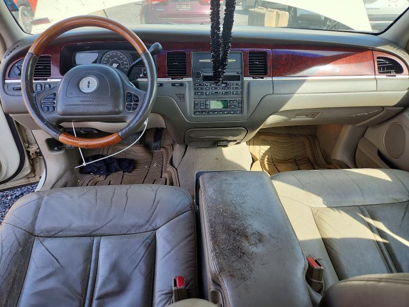 Photo 8 from auction – 2004 LINCOLN TOWN CAR with VIN 1LNHM83W64Y632638