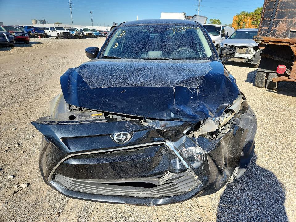 Zdjęcie 5 z aukcji – 2016 SCION IA z VIN 3MYDLBZV7GY140888