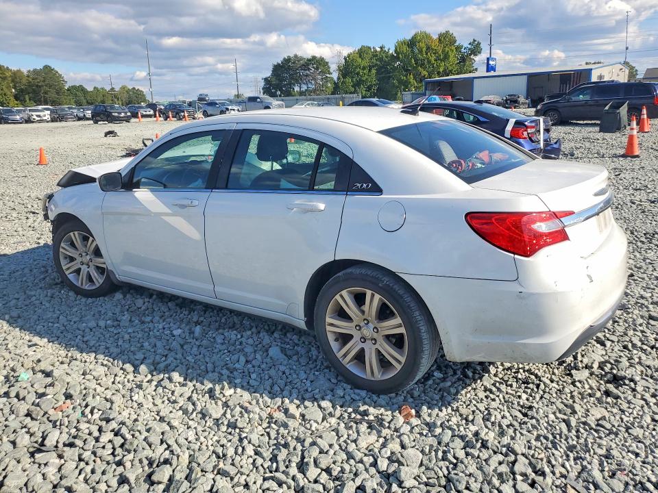 Photo 2 from auction – 2013 CHRYSLER 200 with VIN 1C3CCBAB4DN685908