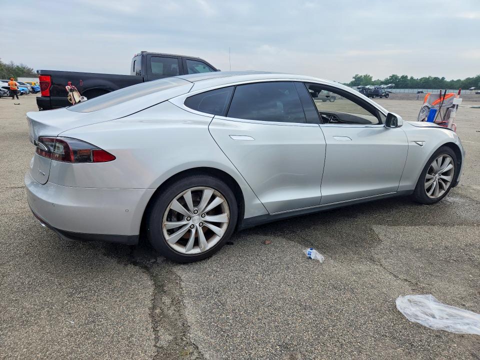 Photo 3 from auction – 2015 TESLA MODEL S with VIN 5YJSA1H20FFP57069