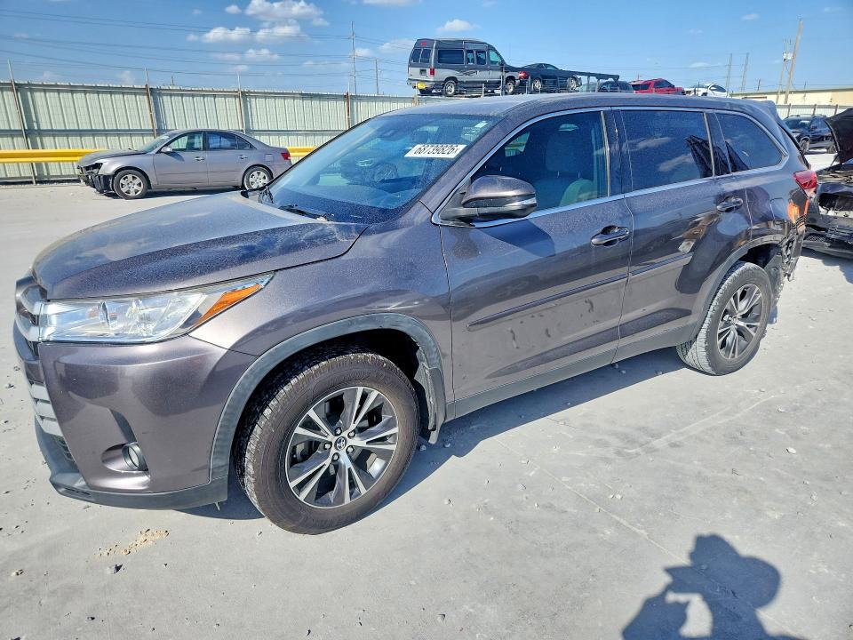 TOYOTA HIGHLANDER 2019 с VIN 5TDZZRFH4KS324258 - Снимка от търг
