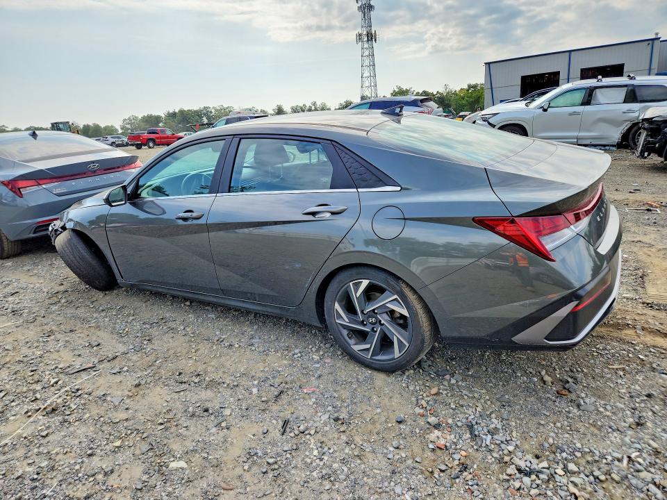 Снимка 2 от търг – 2024 HYUNDAI ELANTRA с VIN KMHLS4DG4RU782620