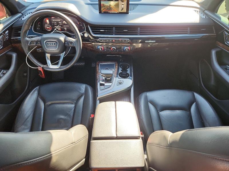 Zdjęcie 8 z aukcji – 2017 AUDI Q7 z VIN WA1LAAF76HD023446
