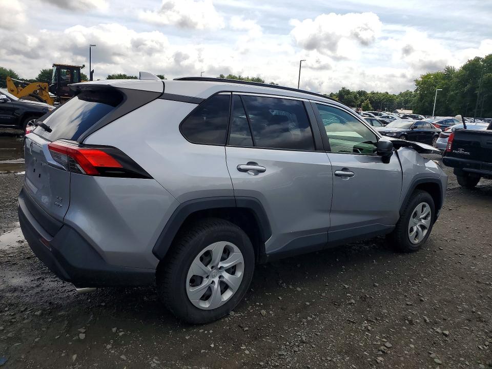 Снимка 3 от търг – 2019 TOYOTA RAV4 с VIN JTMF1RFVXKD010285