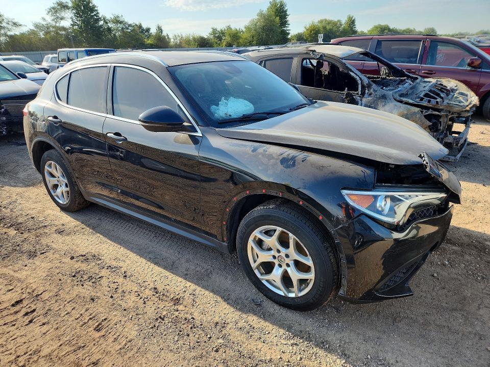 Photo 4 from auction – 2020 ALFA ROMEO STELVIO with VIN ZASPAKAN3L7C98368