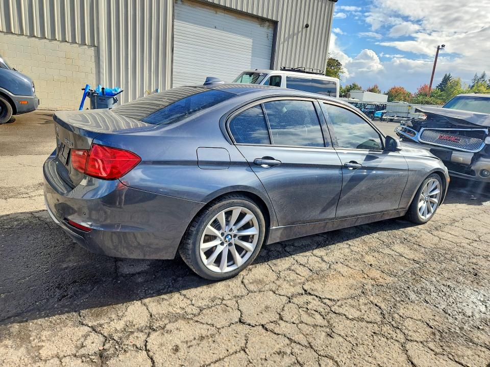 Фото 3 с аукциона – 2012 BMW 328 с VIN WBA3A5C59CFJ88823