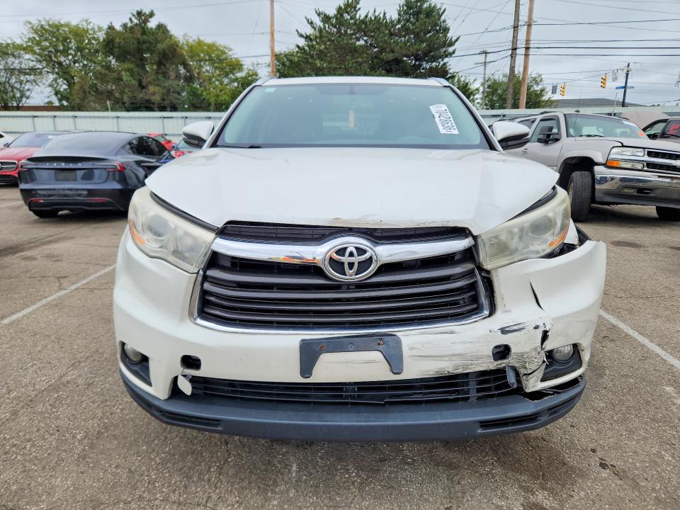 Photo 5 from auction – 2014 TOYOTA HIGHLANDER with VIN 5TDJKRFH8ES066073