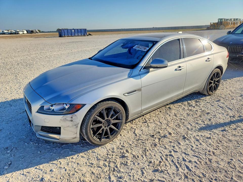 JAGUAR XF 2017 z numerem VIN SAJBD4BV3HCY46888 - Zdjęcie z aukcji