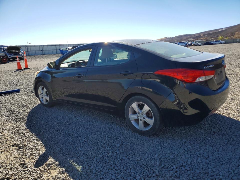 Photo 2 from auction – 2013 HYUNDAI ELANTRA with VIN KMHDH4AE5DU595045