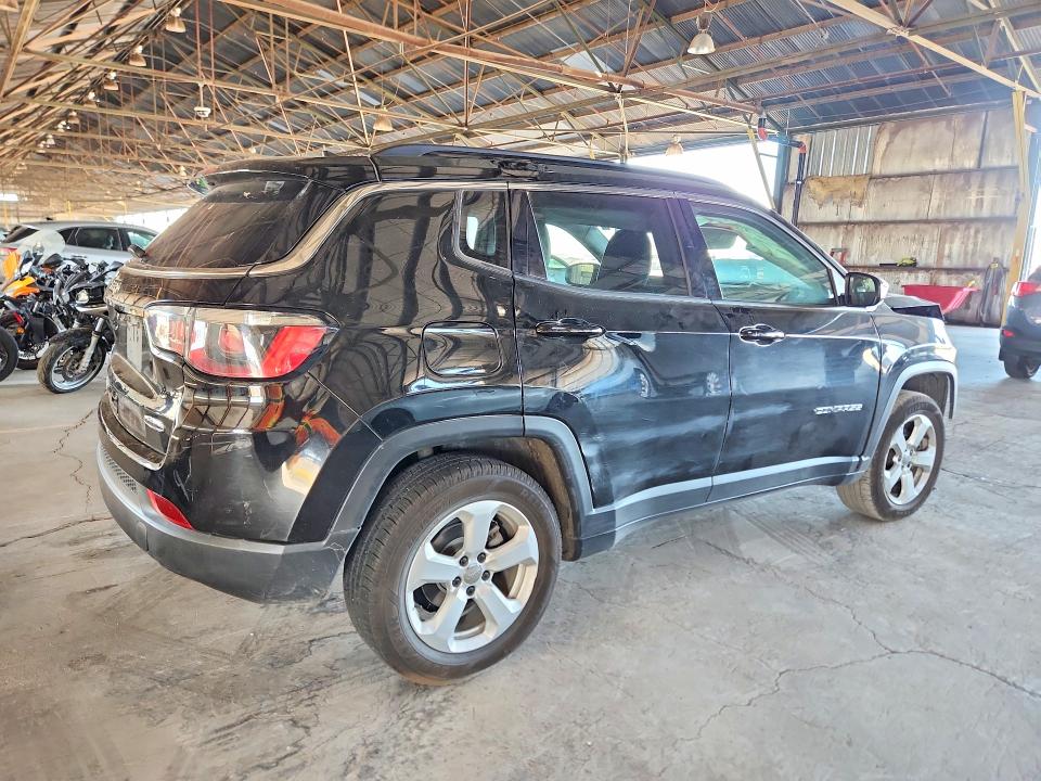 Photo 3 from auction – 2017 JEEP COMPASS with VIN 3C4NJDBB5HT641460