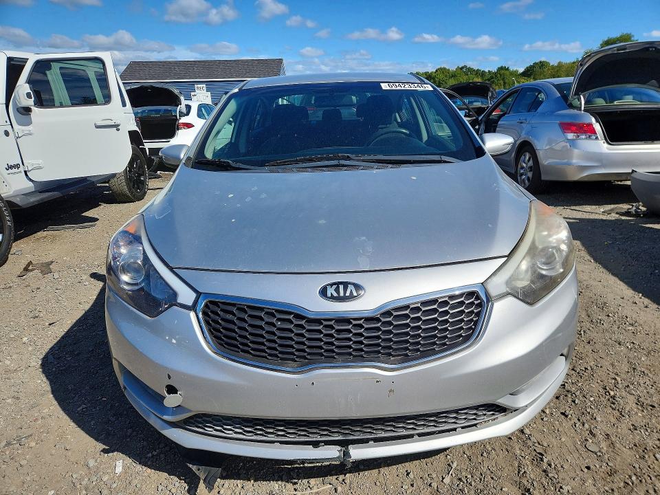 Снимка 5 от търг – 2014 KIA FORTE с VIN KNAFX4A61E5220836