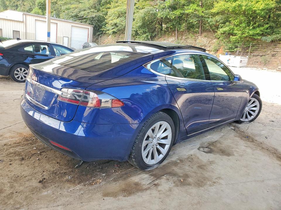 Photo 3 from auction – 2016 TESLA MODEL S with VIN 5YJSA1E27GF159597